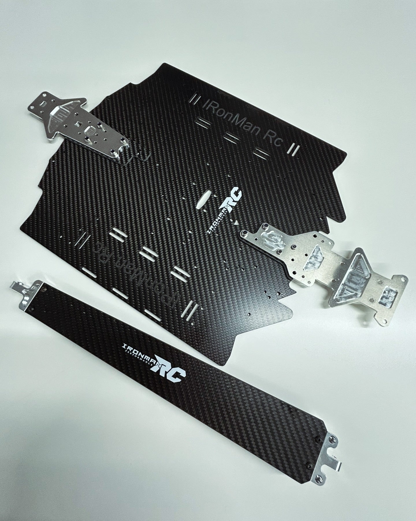 IRonManRc Limitless V2 Carbon Fiber Wide Chasis W/ Top Brace (POLISHED CHROME)